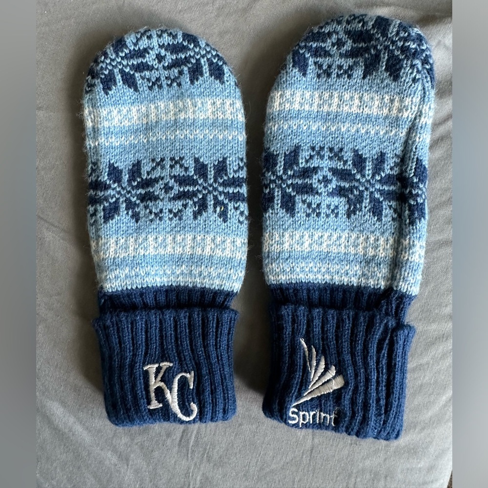 🔥Kansas City Royals Mittens